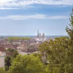 Le Skyline Appartement Lumineux , Vue Imprenable, Calme , Pk