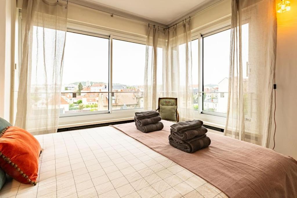 Le Skyline Lumineux , Vue Imprenable, Calme , Pk Apartment *