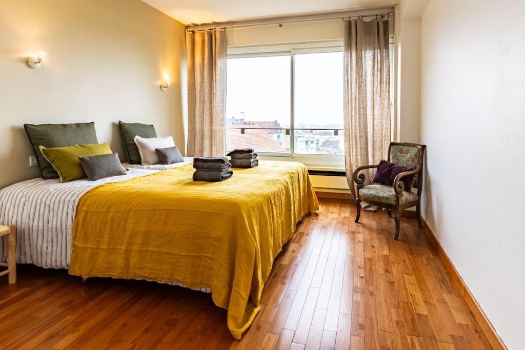 Le Skyline Lumineux , Vue Imprenable, Calme , Pk Apartment