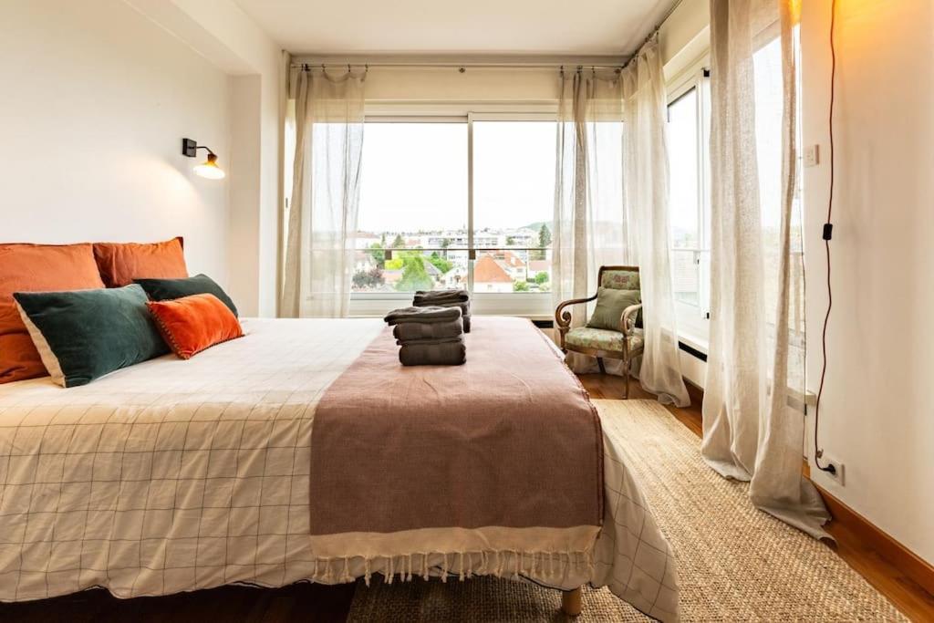 Apartment Le Skyline Lumineux , Vue Imprenable, Calme , Pk Dijon