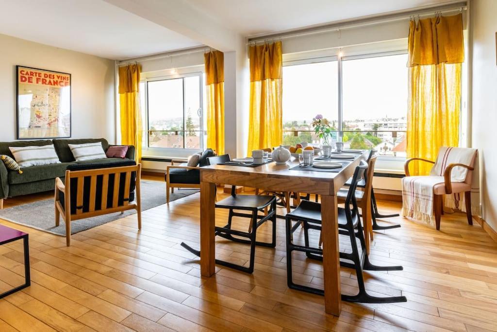 Le Skyline Lumineux , Vue Imprenable, Calme , Pk Apartment